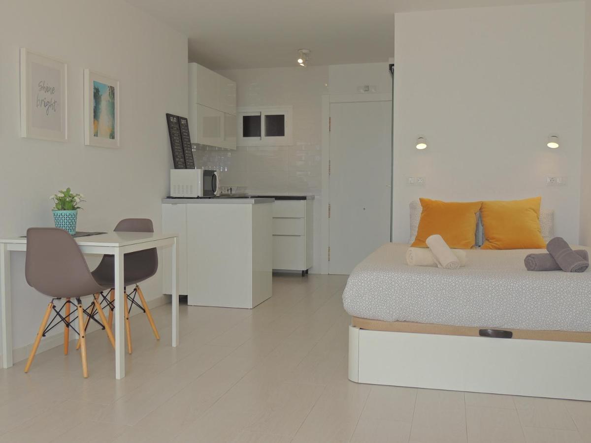 Puertosol Studio 102 Beach Playa - Sea Views Vistas Mar เบนัลมาเดนา ภายนอก รูปภาพ